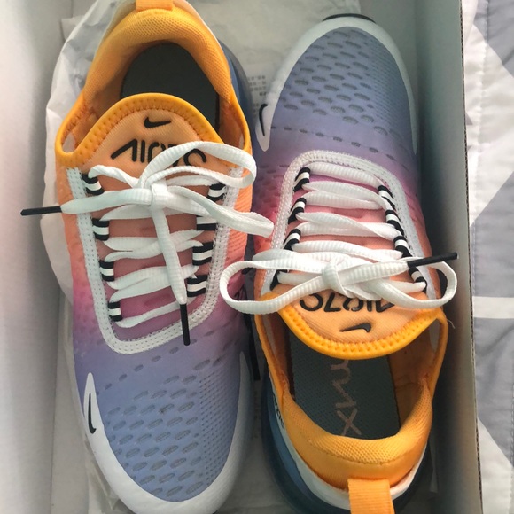 Nike air270